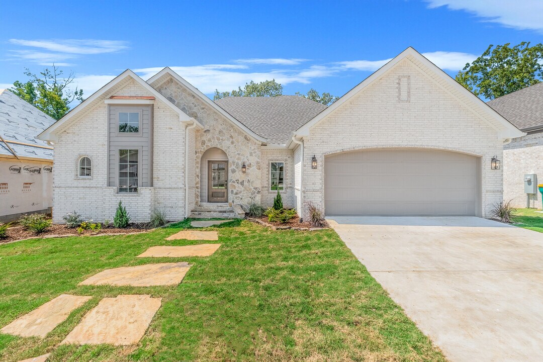 15103 Matterhorn Loop in Maumelle, AR - Building Photo