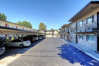 Oriental Garden Apartments in Modesto, CA - Building Photo - Building Photo