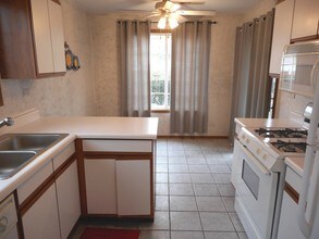 311 Sheffield Ct-Unit -1 in Roselle, IL - Building Photo - Building Photo