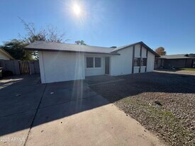 5249 W Crocus Dr in Glendale, AZ - Building Photo