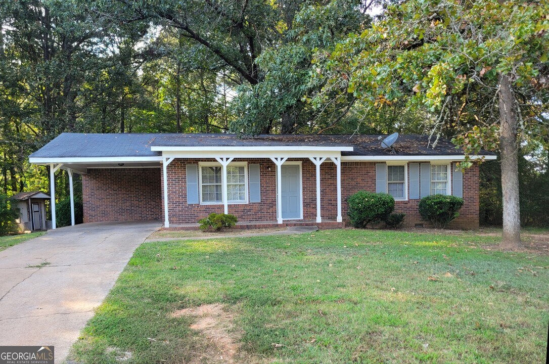 487 Loganville Hwy in Winder, GA - Building Photo