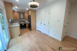1224 Sanchez Way in Redwood City, CA - Building Photo - Building Photo