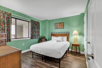 2001 S Ocean Blvd in Myrtle Beach, SC - Foto de edificio - Building Photo