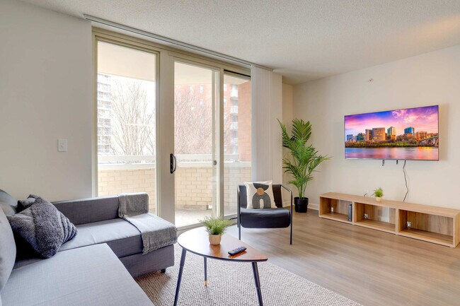 property at 901 N Pollard St