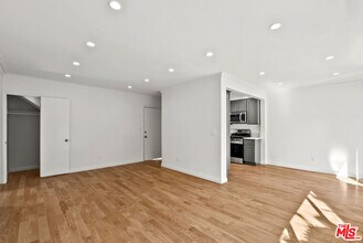 1233 N Harper Ave in West Hollywood, CA - Building Photo - Building Photo