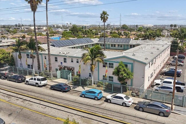 10600 S Inglewood Ave