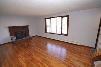 30 Wiggin Ave in Dedham, MA - Building Photo - Building Photo