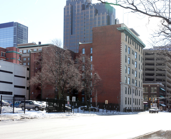 Rink Savoy Apartments in Indianapolis, IN - Building Photo - Building Photo