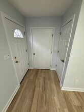 223 Miller Ave in Elmwood Park, NJ - Foto de edificio - Building Photo