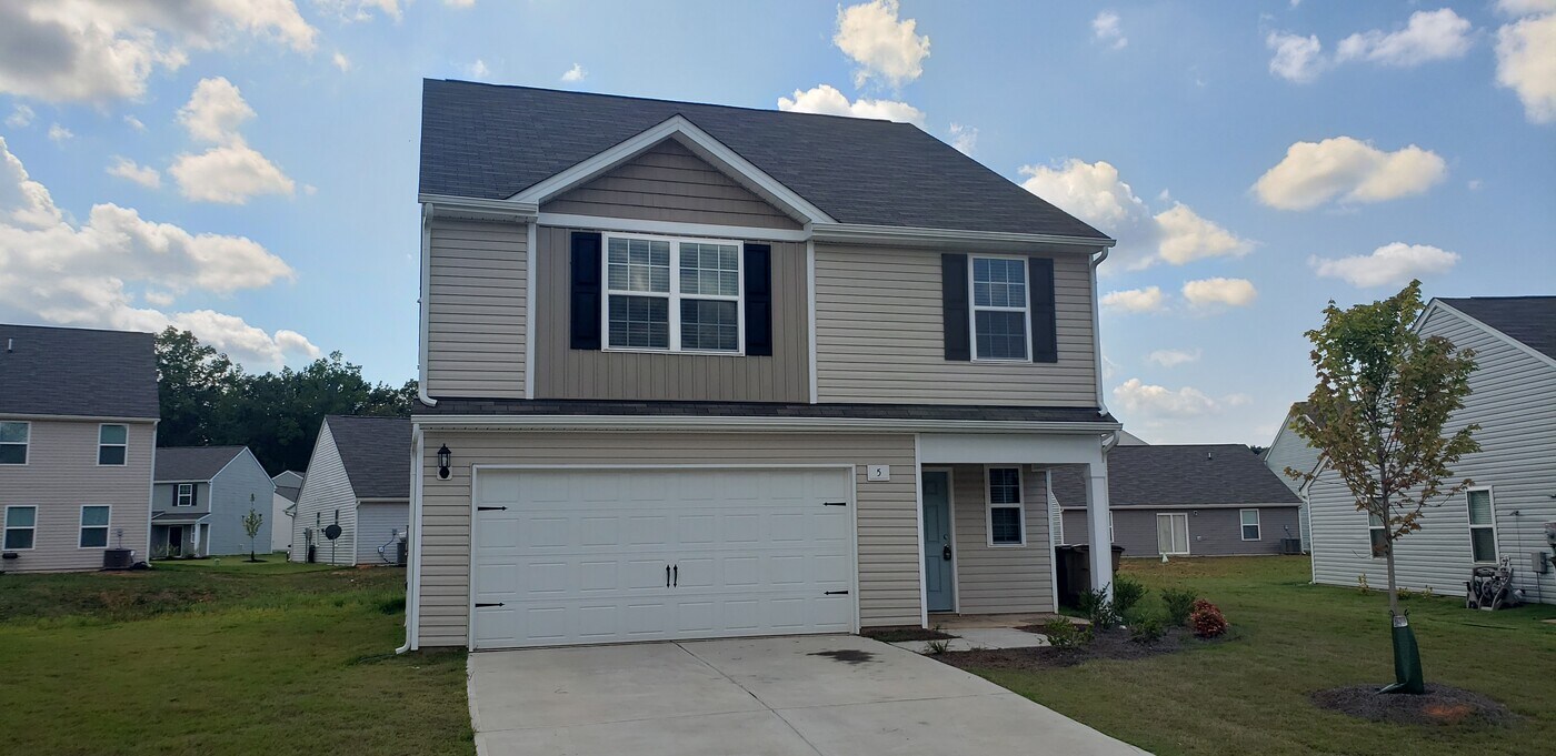 5 Hazelburn Ct in Greensboro, NC - Building Photo