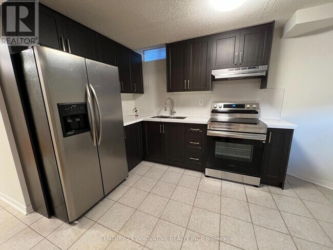 13 Grosbeak Crescent in Toronto, ON - Building Photo - Building Photo