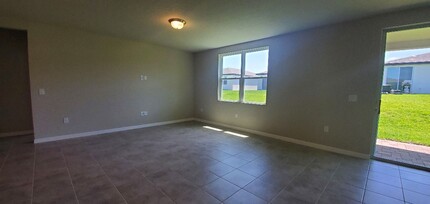 877 Cambridge Dr in Winter Haven, FL - Building Photo - Building Photo