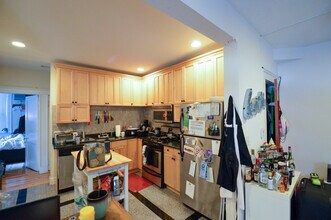 61 Babcock St, Unit 2nd floor in Brookline, MA - Building Photo - Building Photo