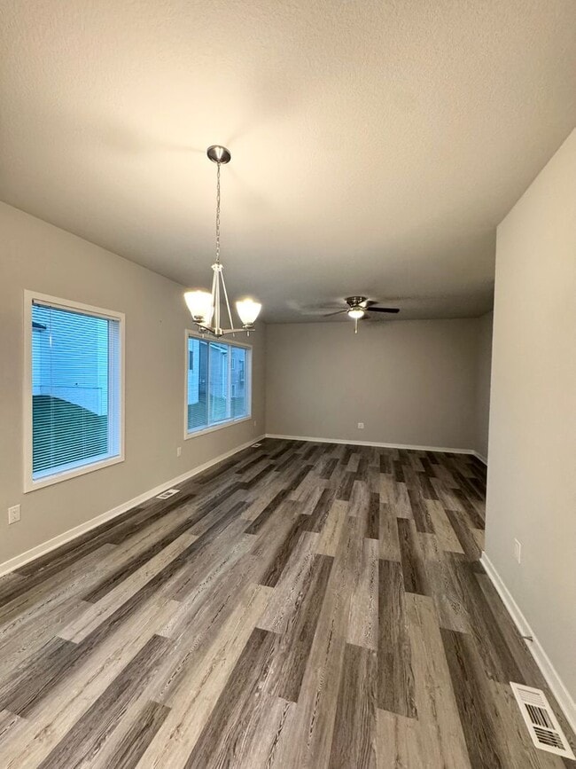 15140 Foxglove Ln in Urbandale, IA - Building Photo - Building Photo