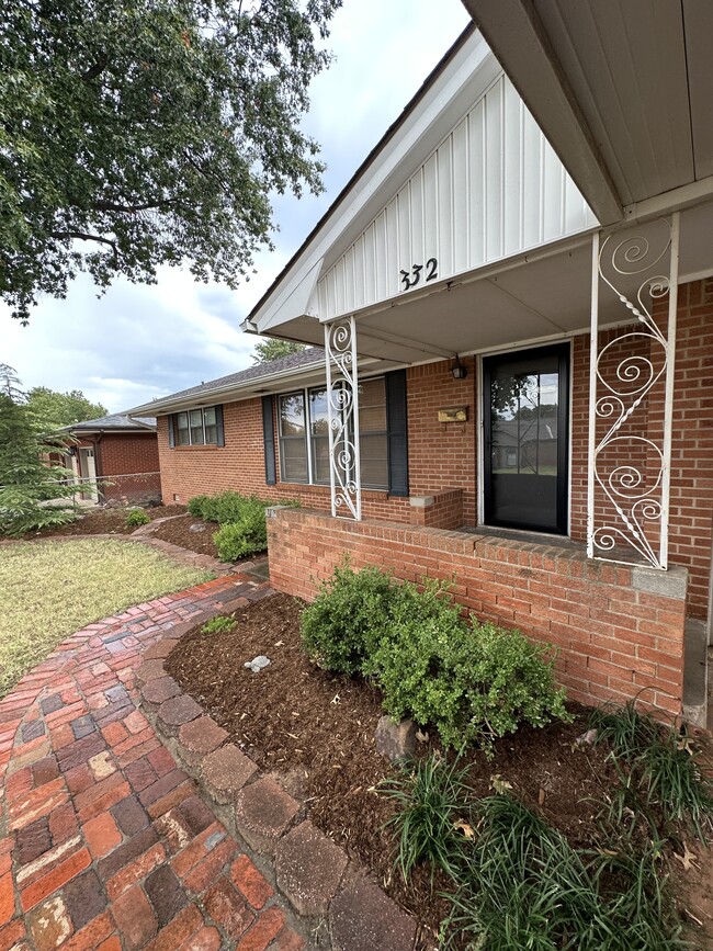 332 Tullahoma Dr in Edmond, OK - Building Photo - Building Photo