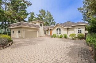 4055 Sunset Ln in Pebble Beach, CA - Building Photo