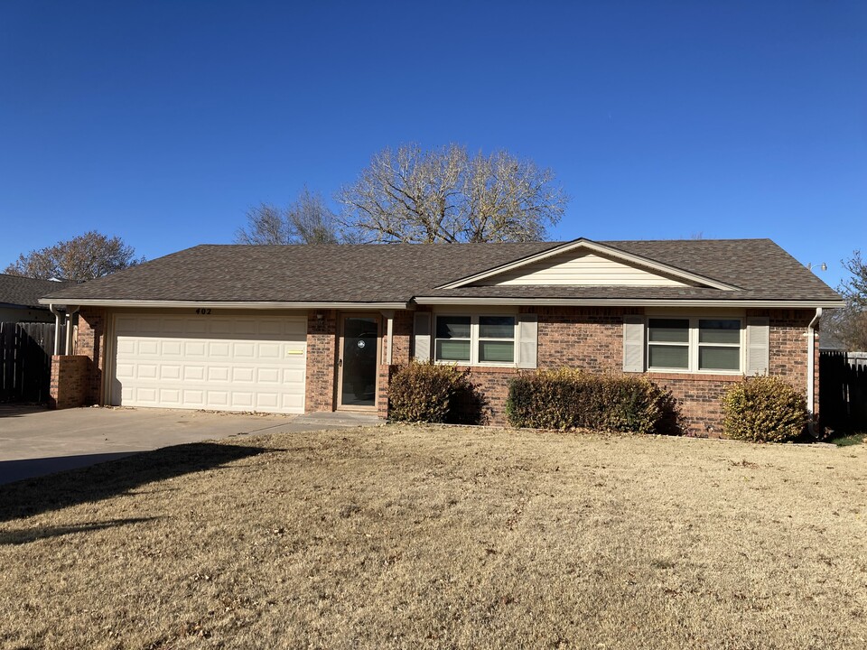 402 Juniper St in Woodward, OK - Building Photo