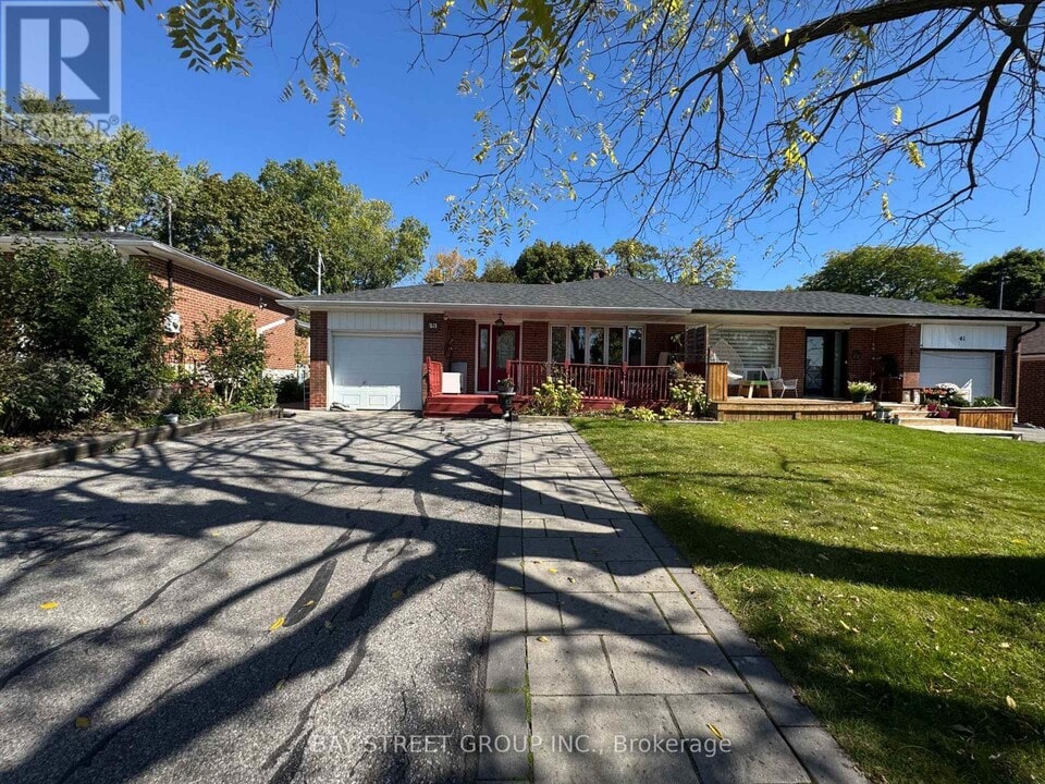 43 Sherwood Forest Dr in Markham, ON - Building Photo