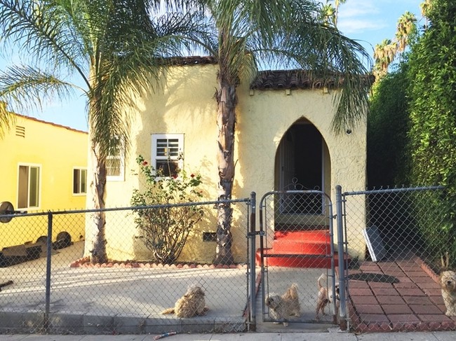 2001 Valley St in Los Angeles, CA - Foto de edificio - Building Photo