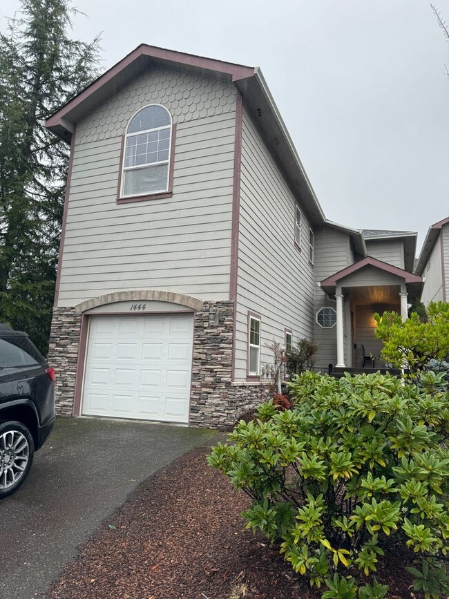 property at 1444 Four Seasons Dr
