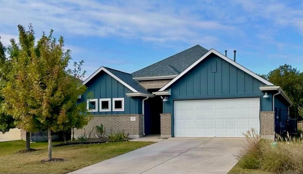 305 Lewisville Ln in Leander, TX - Building Photo