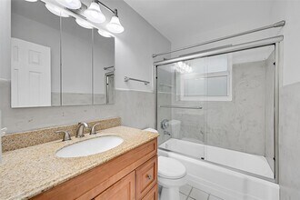 211 SE 9th Ct in Pompano Beach, FL - Building Photo - Building Photo