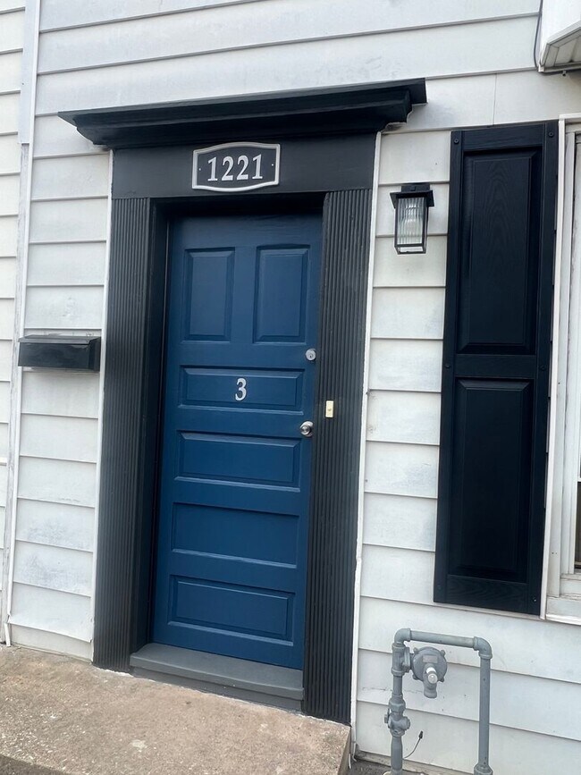 1221 E Philadelphia St in York, PA - Building Photo - Building Photo