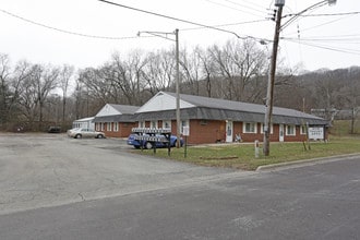 Sun Valley Apartments in East Peoria, IL - Building Photo - Building Photo