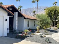 2945 E Orella Cir in Palm Springs, CA - Building Photo - Building Photo