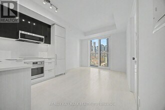 308 Jarvis St in Toronto, ON - Building Photo - Building Photo