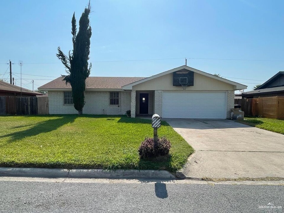 3101 N 25 1/2 St in McAllen, TX - Building Photo