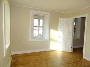 317 W Main St in New Holland, PA - Building Photo - Building Photo