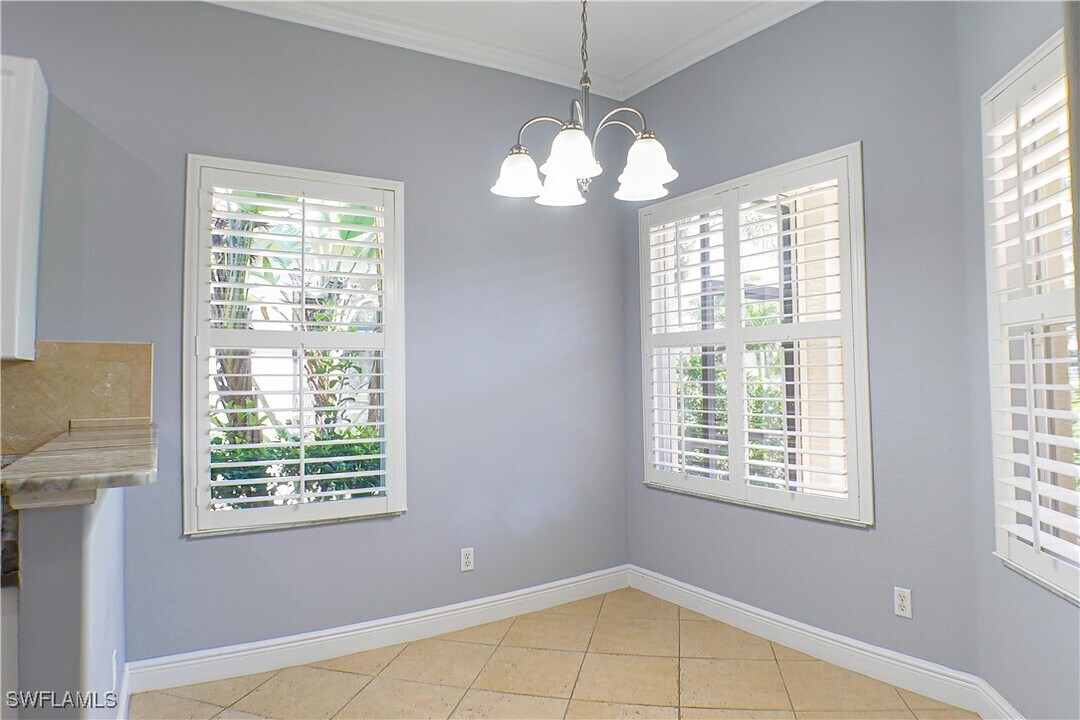 821 Vistana Cir in Naples, FL - Building Photo