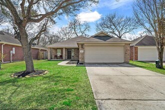 1830 Sherwood Forest Cir in League City, TX - Building Photo - Building Photo