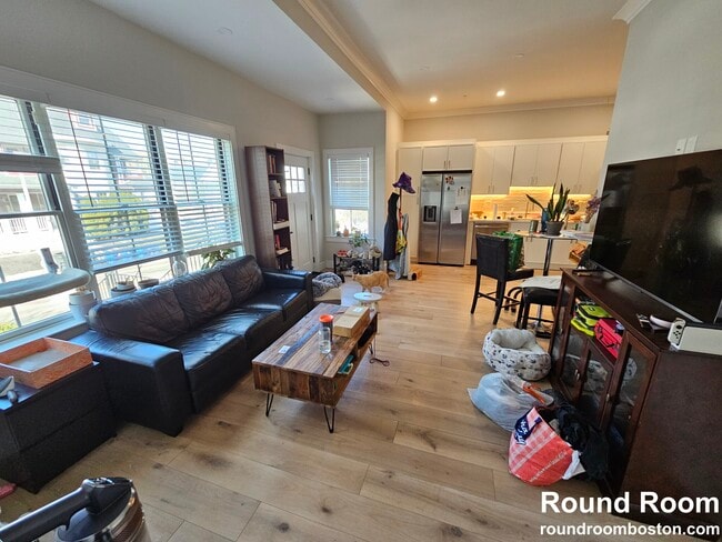 9 Everett St, Unit 1