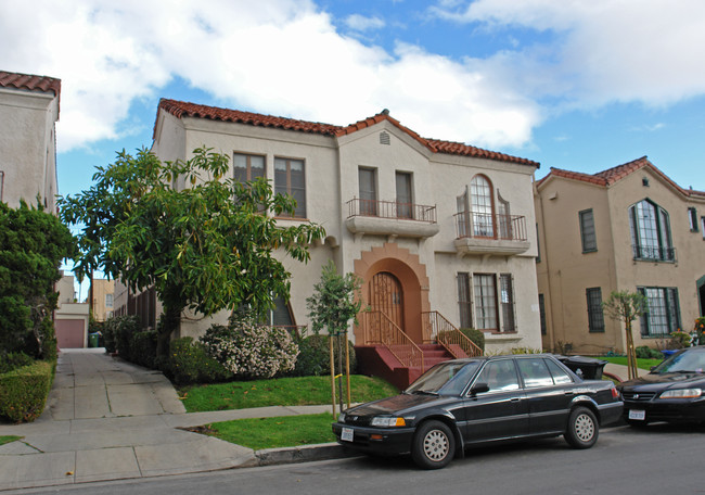 326 N Curson Ave in Los Angeles, CA - Building Photo - Building Photo