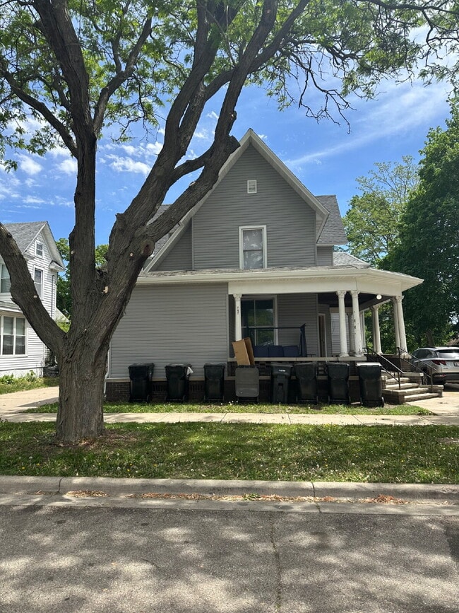 747 Parker Ave in Beloit, WI - Building Photo - Building Photo