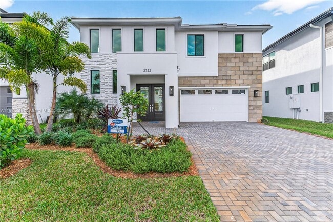 2722 NW 87th Ter in Pembroke Pines, FL - Building Photo - Building Photo