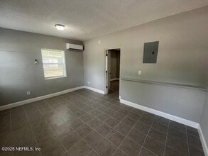 3313 Kennedy St in Palatka, FL - Foto de edificio - Building Photo
