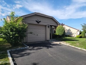30 St Paul Pl in Manchester Township, NJ - Building Photo - Building Photo