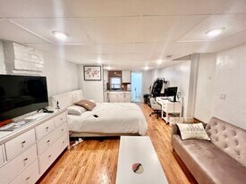 109 Prince St, Unit 1