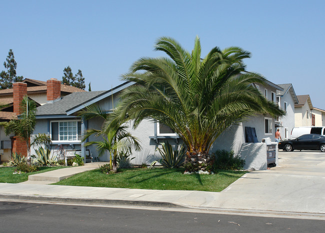 16642 Sims St in Huntington Beach, CA - Building Photo - Building Photo