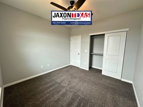 826 Maple Park Ave in Sunland Park, NM - Building Photo - Building Photo
