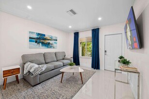 44 N Federal Hwy in Fort Lauderdale, FL - Building Photo