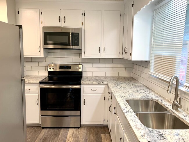 1296 Ebenezer Rd in Rock Hill, SC - Building Photo - Building Photo