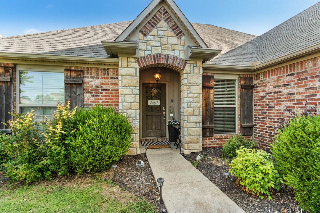 3960 W Mountain View Dr in Fayetteville, AR - Building Photo