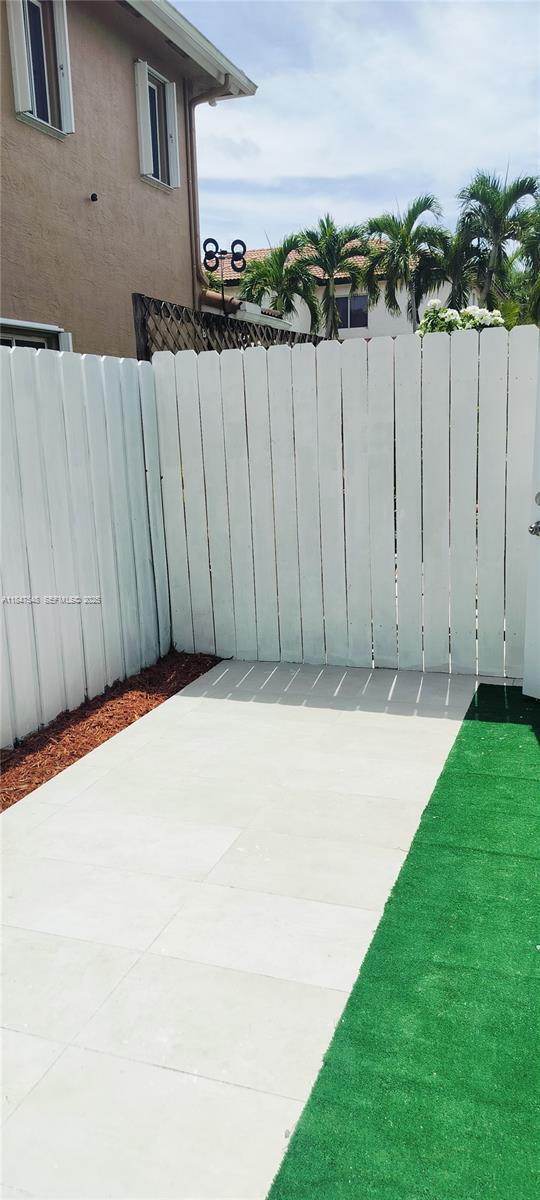 14552 SW 158th Ct in Miami, FL - Building Photo - Building Photo