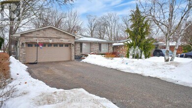 34 Delair Crescent in Markham, ON - Building Photo - Building Photo