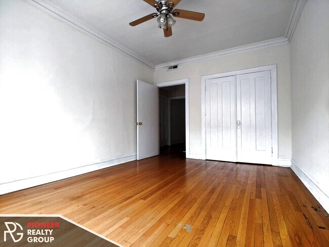 2202 W Foster Ave in Chicago, IL - Building Photo - Building Photo