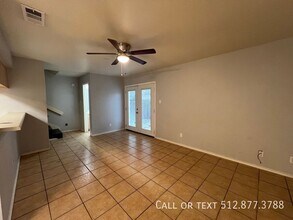 2213 Creekside Ln-Unit -B in Georgetown, TX - Foto de edificio - Building Photo
